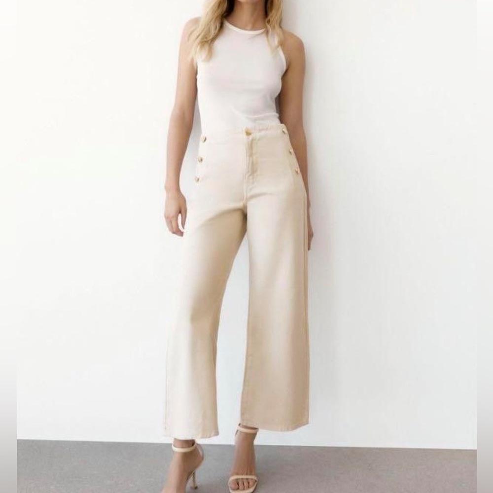 ZARA | wide leg cropped cream 
 jeans